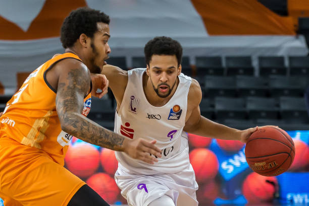 这一细节足 这一细节足