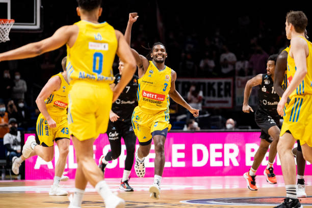 球对年轻核 球对年轻核